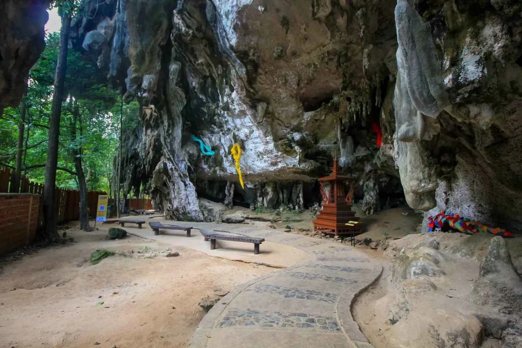 Phra Nang Cave Beach