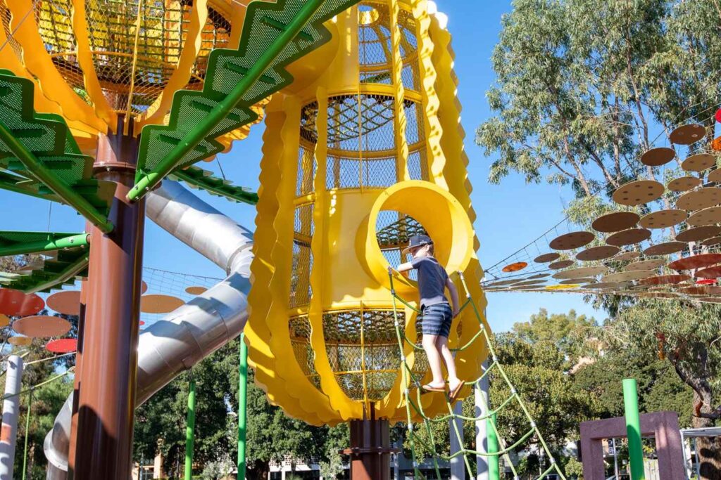 Wellington Square Playground (Moort-ak Waadiny)