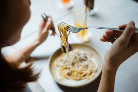 Dining Out? How to Stay Safe While Enjoying Carbonara