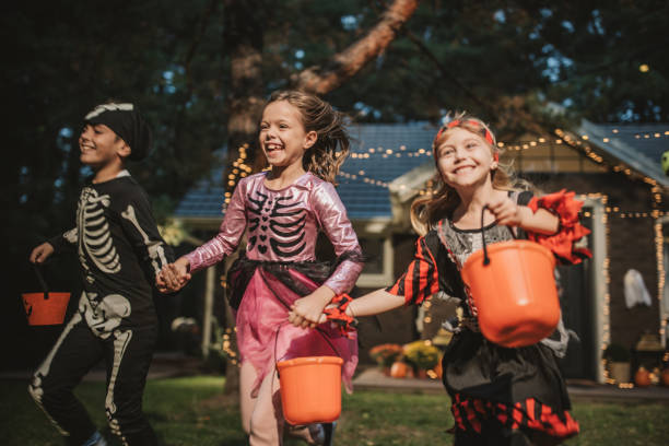 The Ultimate 2026 Halloween Trivia Guide: 150+ Questions for Kids, Adults, and Family Game Night