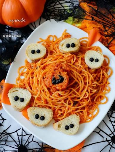 Edible "Spaghetti Eyeballs" Dinner Prep