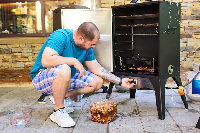 Boost Meal Preparation With Smokers Designed For Extended Cooking Sessions